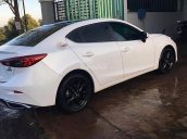 Cần bán gấp Mazda 3 1.5 sản xuất 2017, màu trắng 