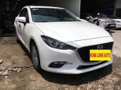 Cần bán gấp Mazda 3 1.5 AT Facelift năm sản xuất 2018, màu trắng 