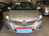 Cần bán gấp Toyota Vios 1.5E năm sản xuất 2010, màu bạc xe gia đình