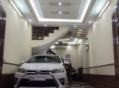 Bán Toyota Yaris 1.3 nhập khẩu nguyên chiếc, màu trắng, đời 2015