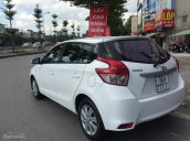 Bán Toyota Yaris 1.3 nhập khẩu nguyên chiếc, màu trắng, đời 2015