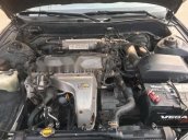 Do gia đình đang kẹt tiền nên bán Toyota Camry 1994 số sàn