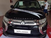 Bán ô tô Mitsubishi Outlander đời 2018, màu đen, giá chỉ 942 triệu, hỗ trợ ngân hàng 90%. Gọi 0939193718 Ms. Lam