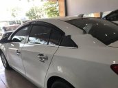 Cần bán Chevrolet Cruze 2016, màu trắng, giá tốt