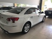 Cần bán Chevrolet Cruze 2016, màu trắng, giá tốt