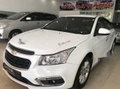 Cần bán Chevrolet Cruze 2016, màu trắng, giá tốt