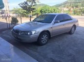 Bán Toyota Camry đời 2002, màu bạc, số sàn