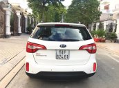 Bán xe Kia Sorento năm 2016 màu trắng, 775 triệu