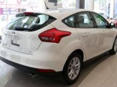 Bán Ford Focus đời 2018, màu trắng giá cạnh tranh