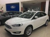 Bán Ford Focus đời 2018, màu trắng giá cạnh tranh