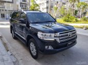 Bán Toyota Land Cruiser năm 2016 màu đen, 3 tỷ 880 triệu nhập khẩu