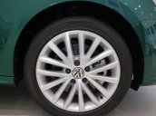 Giao ngay xe Volkswagen Jetta, màu xanh lục, nhập khẩu chính hãng, hotline 0938017717