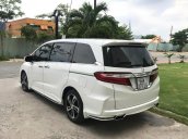 Cần bán xe Honda Odyssey 2.4 AT 2016, màu trắng, nhập khẩu