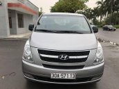 Cần bán gấp Hyundai Grand Starex năm sản xuất 2012, màu bạc, giá chỉ 699 triệu