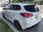 Cần bán xe Kia Rondo đời 2015, màu trắng xe gia đình