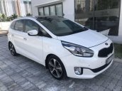 Cần bán xe Kia Rondo đời 2015, màu trắng xe gia đình