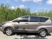 Cần bán Toyota Innova E 2016 số sàn máy xăng, xe đẹp không lầm lỗi