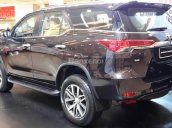 Bán Toyota Fortuner 2018 máy dầu, 2 cầu số tự động, giá tốt nhất. Liên hệ 0942 113226 để nhận được xe sớm nhất