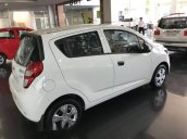 Bán xe Chevrolet Spark Dou sản xuất năm 2018, màu trắng 