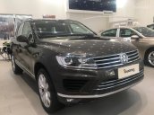 (Volkswagen Trần Hưng Đạo) giao ngay Touareg 3.6 V6, màu nâu, vay 90%, liên hệ Kiều Tiên 0908526727 nhận ưu đãi tốt nhất