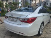 Bán ô tô Hyundai Sonata 2.0 AT đời 2011, màu trắng, nhập khẩu