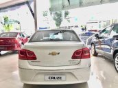 Cần bán xe Chevrolet Cruze đời 2018, màu trắng