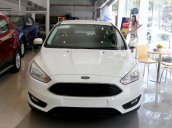 Bán xe Ford Fiesta 2018, màu trắng giá cạnh tranh