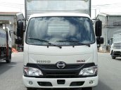 Bán Hino 1,9T XZU650, xe tải 1T9 thùng kín trả góp lãi suất thấp