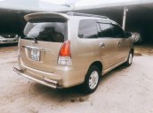Gia đình bán xe Toyota Innova đời 2011, màu vàng cát