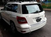 Gia đình bán xe Mercedes GLK 300 sản xuất năm 2009, màu trắng