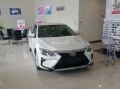 Bán xe Toyota Camry 2.0E 2018, màu trắng, phiên bản Lesux giao ngay, liên hệ ngay Như Trung 0986924166