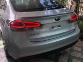 Bán Kia Cerato 1.6 AT đời 2017, màu bạc chính chủ, 570tr