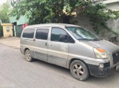 Cần bán Hyundai Starex số sàn sản xuất 2005, màu bạc, nhập khẩu nguyên chiếc