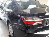 Cần bán xe Toyota Camry đời 2018, màu đen, giá tốt