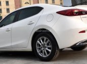 Cần bán xe Mazda 3 Facelift đời 2018, màu trắng