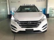 Cần bán Hyundai Tucson năm 2018, màu trắng, 833 triệu
