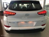 Cần bán Hyundai Tucson năm 2018, màu trắng, 833 triệu