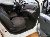 Cần bán lại xe Chevrolet Spark LT năm 2016, màu trắng như mới