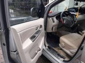 Cần bán lại xe Toyota Innova sản xuất năm 2014, màu bạc