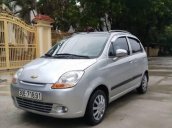 Cần bán lại xe Chevrolet Spark đời 2010, màu bạc xe gia đình 