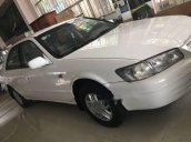 Gia đình bán Toyota Camry năm 1999, màu trắng 