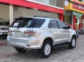 Cần bán Toyota Fortuner 2.7V đời 2013, màu bạc
