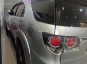 Bán Toyota Fortuner V số tự động, 1 cầu, sản xuất 2016, đi đúng 38 ngàn km, sơn zin 90%