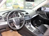 Bán Mazda 3 năm sản xuất 2011, màu trắng