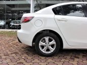 Bán Mazda 3 năm sản xuất 2011, màu trắng