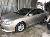 Bán xe Toyota Camry sản xuất 2014 màu vàng, 788 triệu