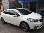 Cần bán gấp Kia K3 2.0 AT đời 2015, màu trắng số tự động, 535tr