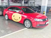 Tôi cần bán chiếc Volkswagen Jetta 1.4 2016 AT màu đỏ, 4 chỗ nhập khẩu Đức, xe nhà chạy 2.500km