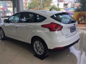 Bán xe mới Ford Focus Trend 2018, màu trắng