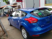 Bán Focus Trend màu xanh Ford đặc trưng đã về đến đại lý, giao xe ngay, hỗ trợ trả góp LH: 0941.921.74